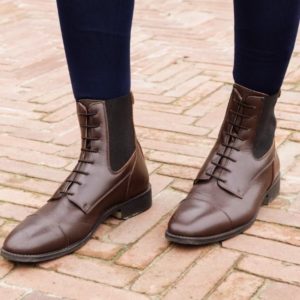 Dy'on Short Boots Front Laces